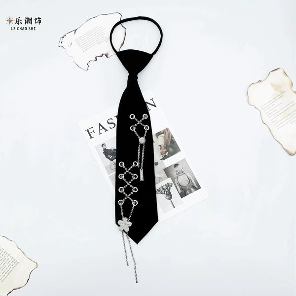 Le Chao ornament black tie
