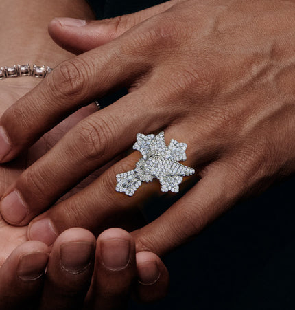 The new dove of peace cross full of diamond rings, hip hop tide men's and women's ins, light luxury design, high-end sense of versatile rings