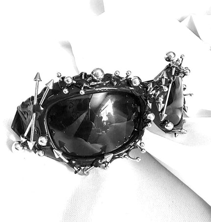 TALKLESSFASHION European and American street punk rivet metal design sense color European and American sunglasses fashionable trend face small glasses