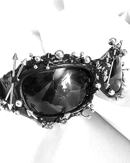 TALKLESSFASHION European and American street punk rivet metal design sense color European and American sunglasses fashionable trend face small glasses