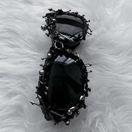 TALKLESSFASHION European and American street punk rivet metal design sense color European and American sunglasses fashionable trend face small glasses