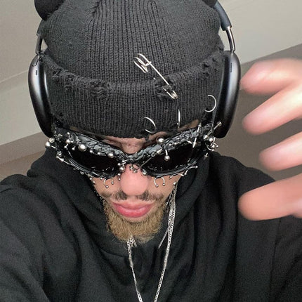 TALKLESSFASHION European and American street punk rivet metal design sense color European and American sunglasses fashionable trend face small glasses