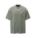 M / Gray-green
