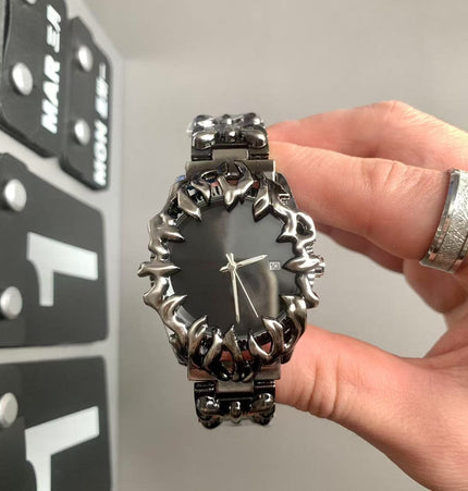 TALKLESSFASHION Silver-black-black Millennial special-shaped watches, mid-vintage, European and American style, high-end personality, creativity, niche design, carved tide men's watches