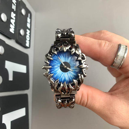 TALKLESSFASHION Silver-black-blue eyes Millennial special-shaped watches, mid-vintage, European and American style, high-end personality, creativity, niche design, carved tide men's watches