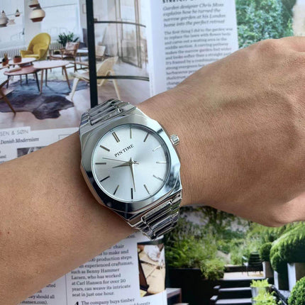 TALKLESSFASHION Square silver band square watch