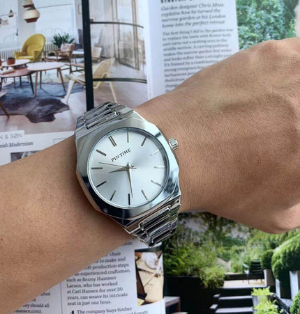 TALKLESSFASHION Square silver band square watch