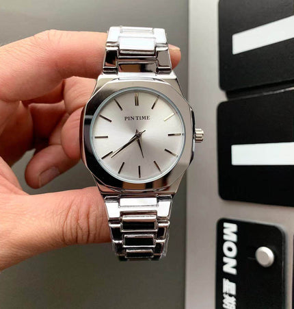 TALKLESSFASHION Square silver band square watch